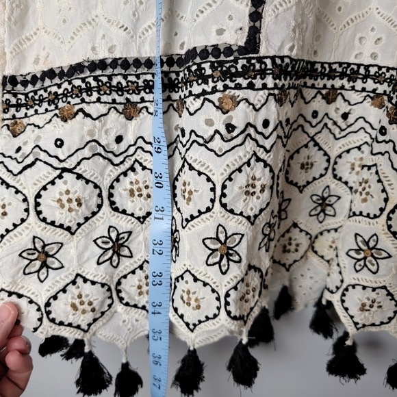 Hemant & Nandita White Eyelet Embroidered Dress M Tassel Hem Boho Indian Made - Picture 6 of 12